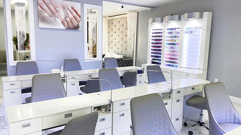 Photo Feature — Diamond Nail Bar Provides Customers With Luxurious Feel