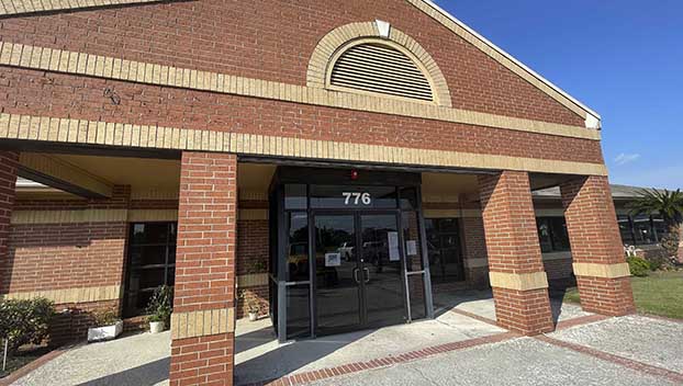 port-neches-groves-isd-budget-includes-salary-raise-plans-for
